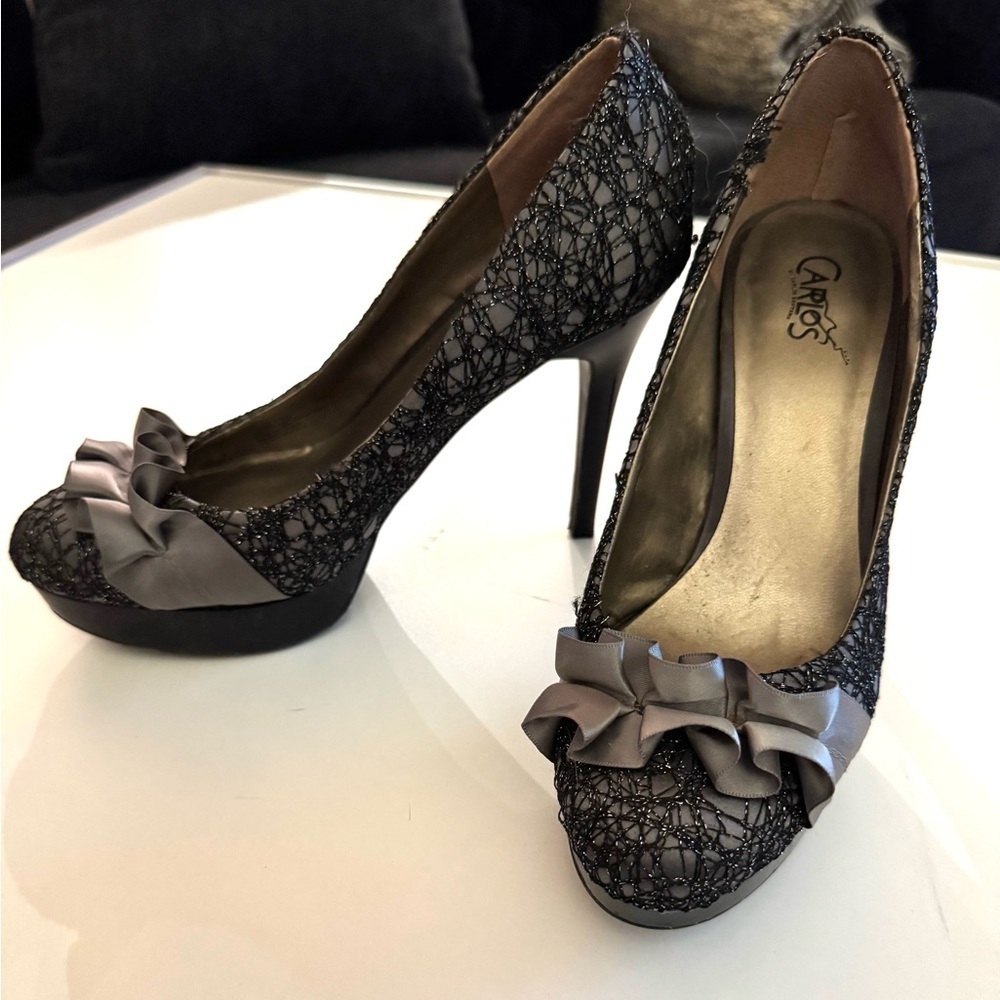 Carlos Santana Black and Gray ruffle Heels